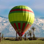 Vol en montgolfière à Marrakech au lever du soleil au-dessus des palmeraies
